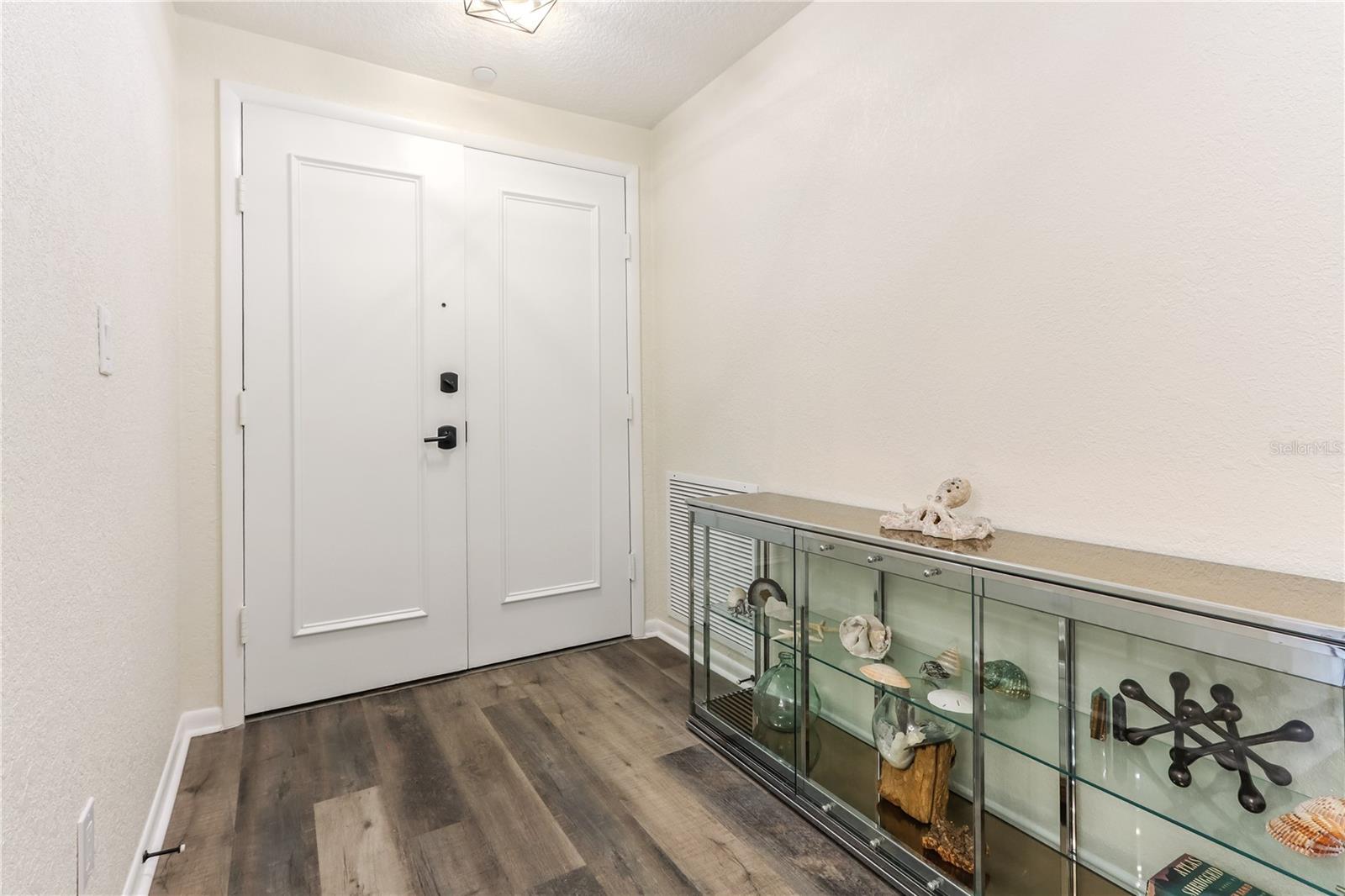4 Belleview Unit 205, Belleair, FL 33756