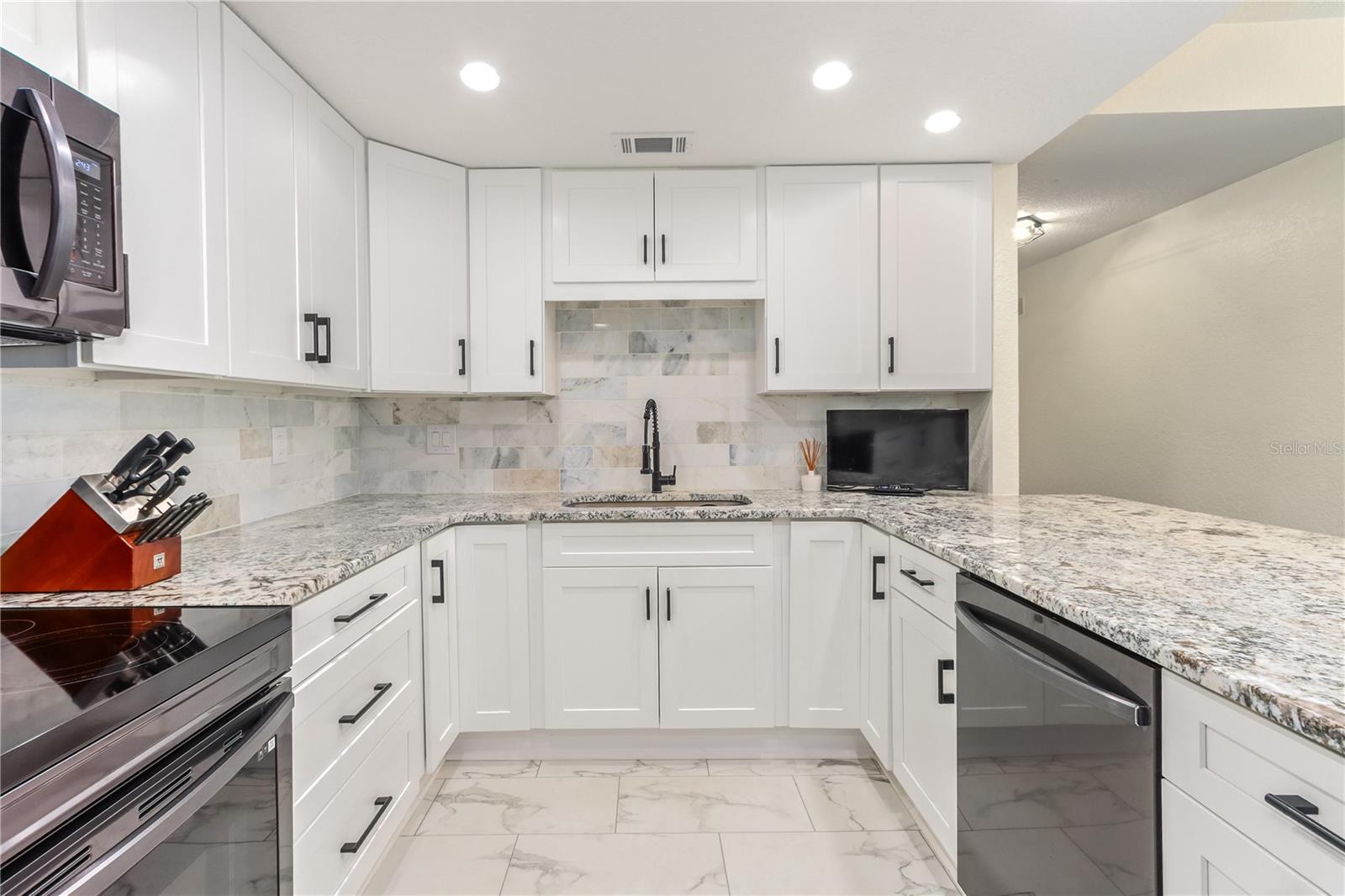 4 Belleview Unit 205, Belleair, FL 33756