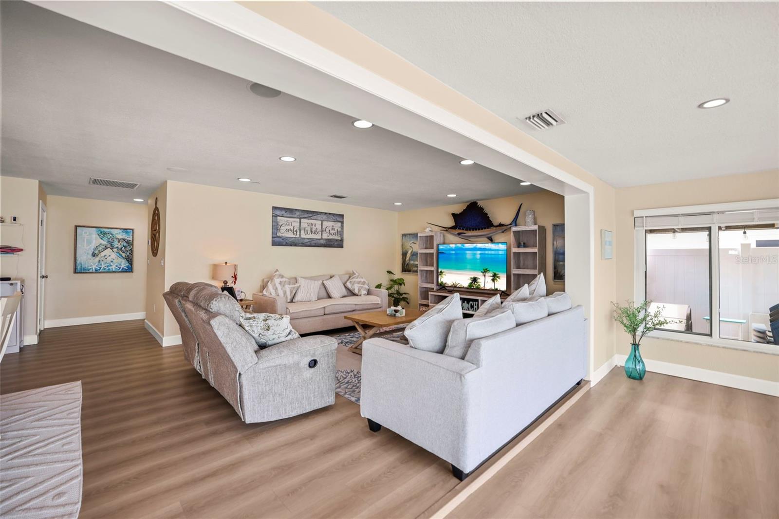 6360 2nd Palm, St Petersburg, FL 33706