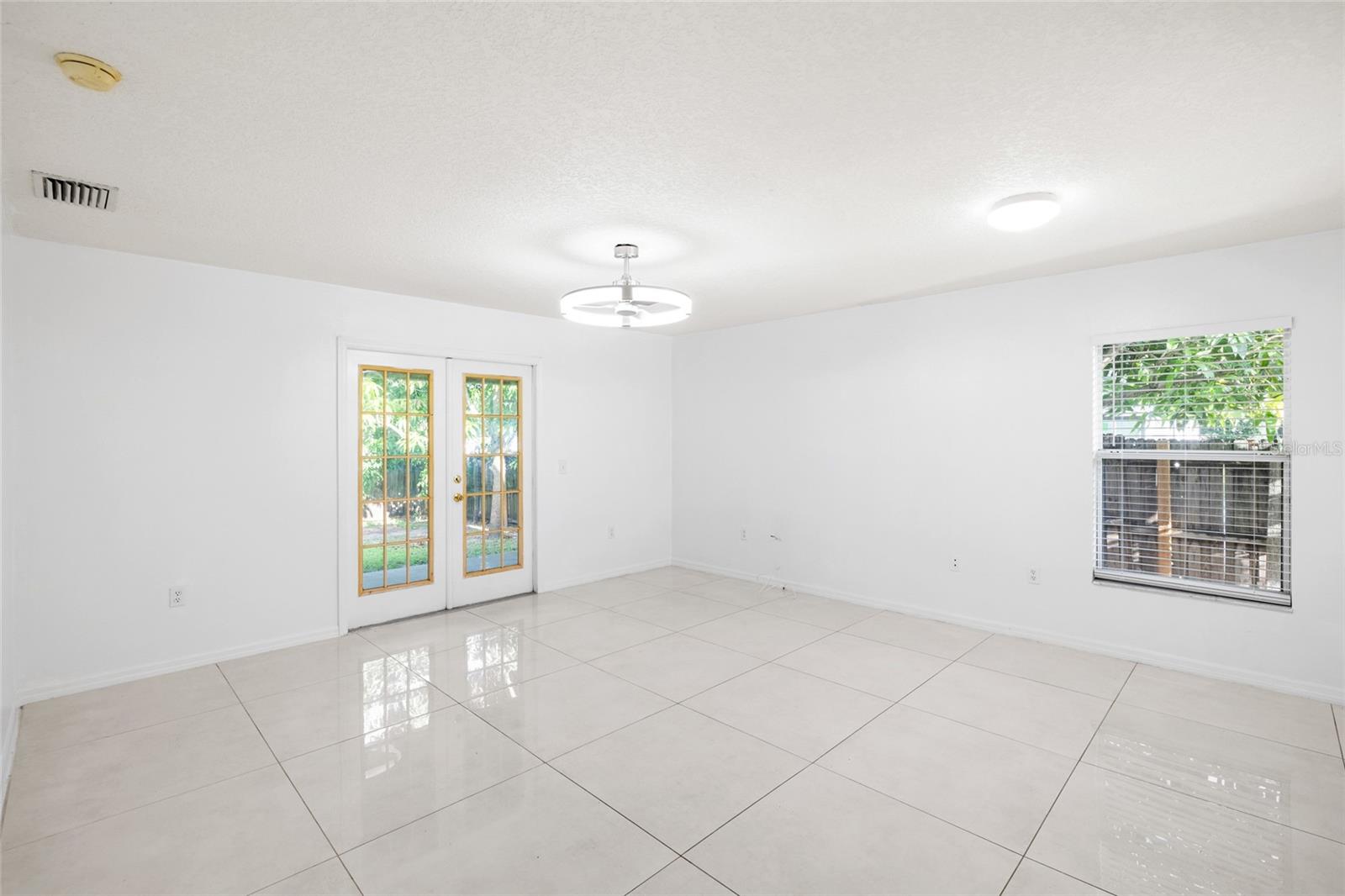 10001 Florence, Tampa, FL 33612
