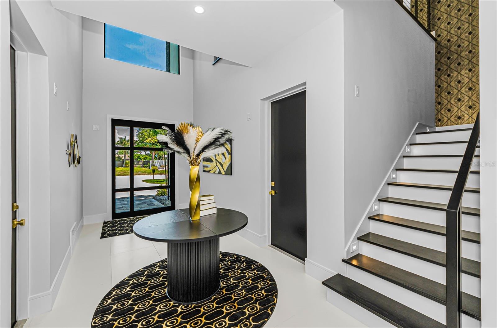 43 Dolphin, Treasure Island, FL 33706