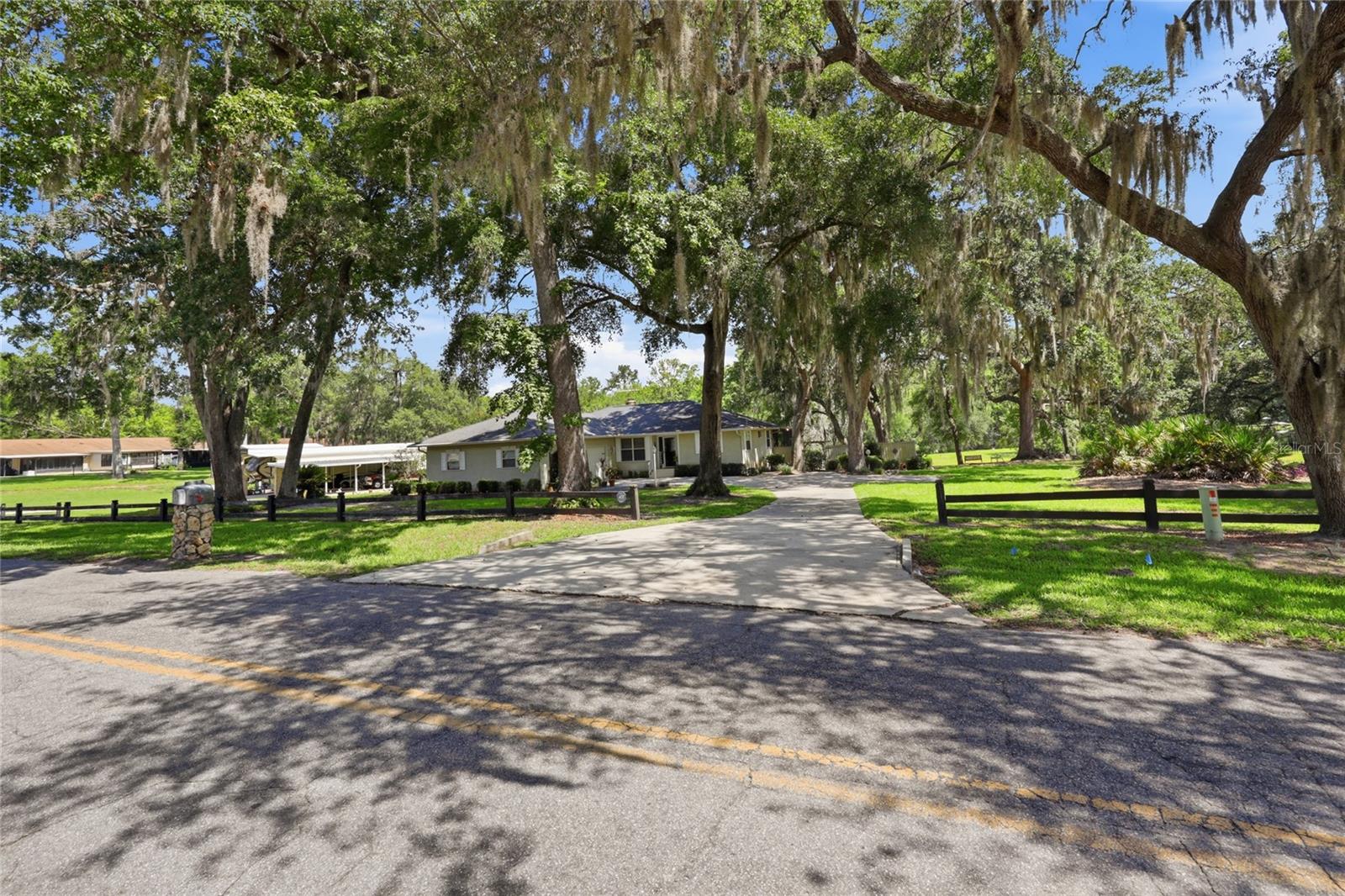 561 28th, Melrose, FL 32666