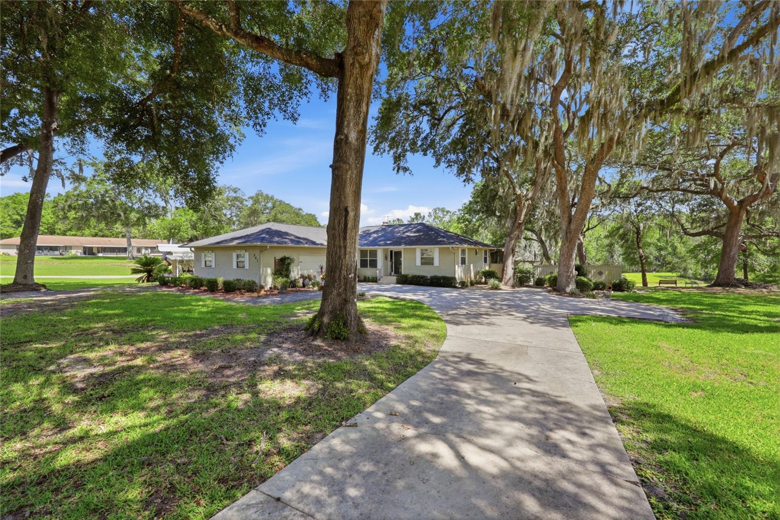 561 28th, Melrose, FL 32666