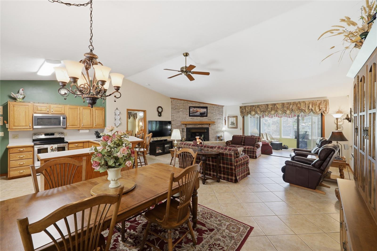 561 28th, Melrose, FL 32666