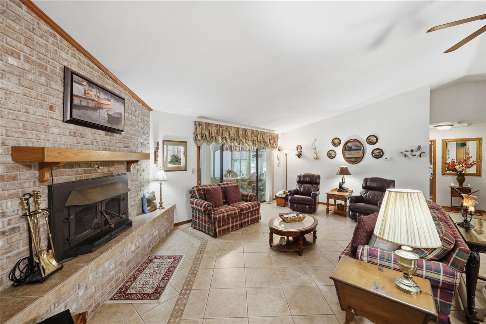 561 28th, Melrose, FL 32666