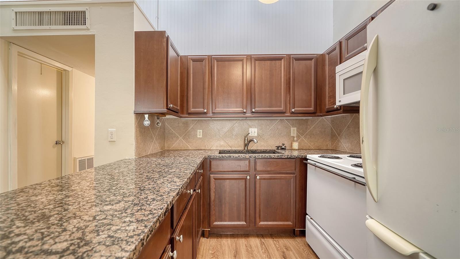 500 Jefferson Unit B-5, Sarasota, FL 34237