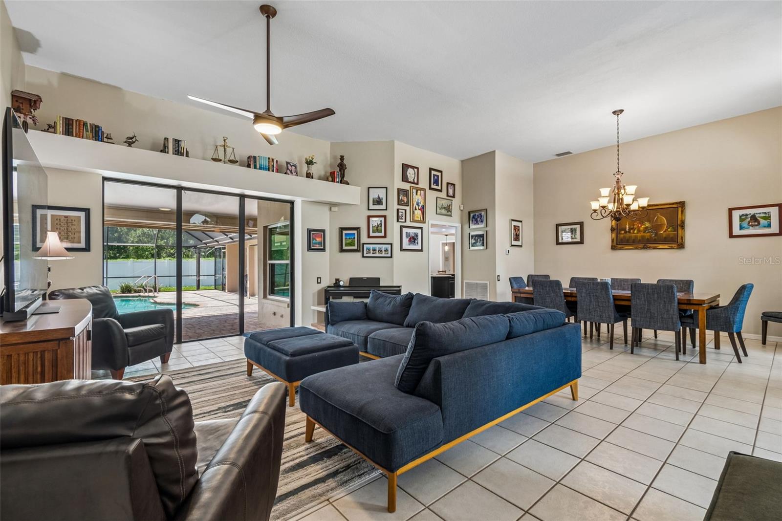 2937 Hillcreek, Clearwater, FL 33759