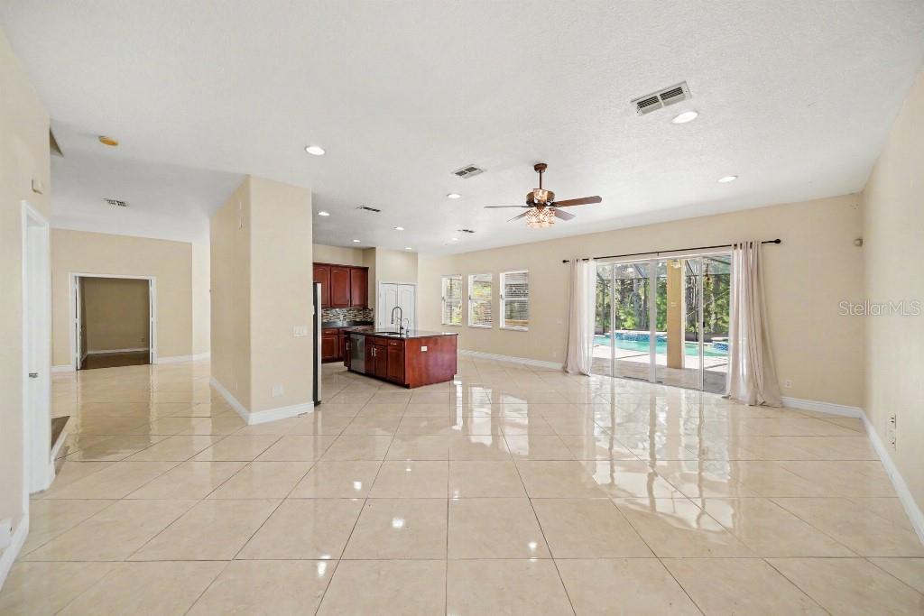 20009 Oakflower, Tampa, FL 33647