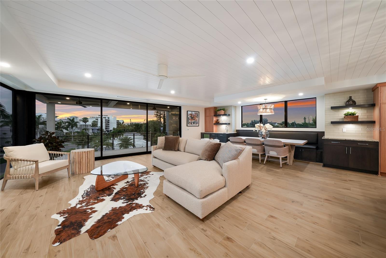 5547 Avenida del Mare, Sarasota, FL 34242