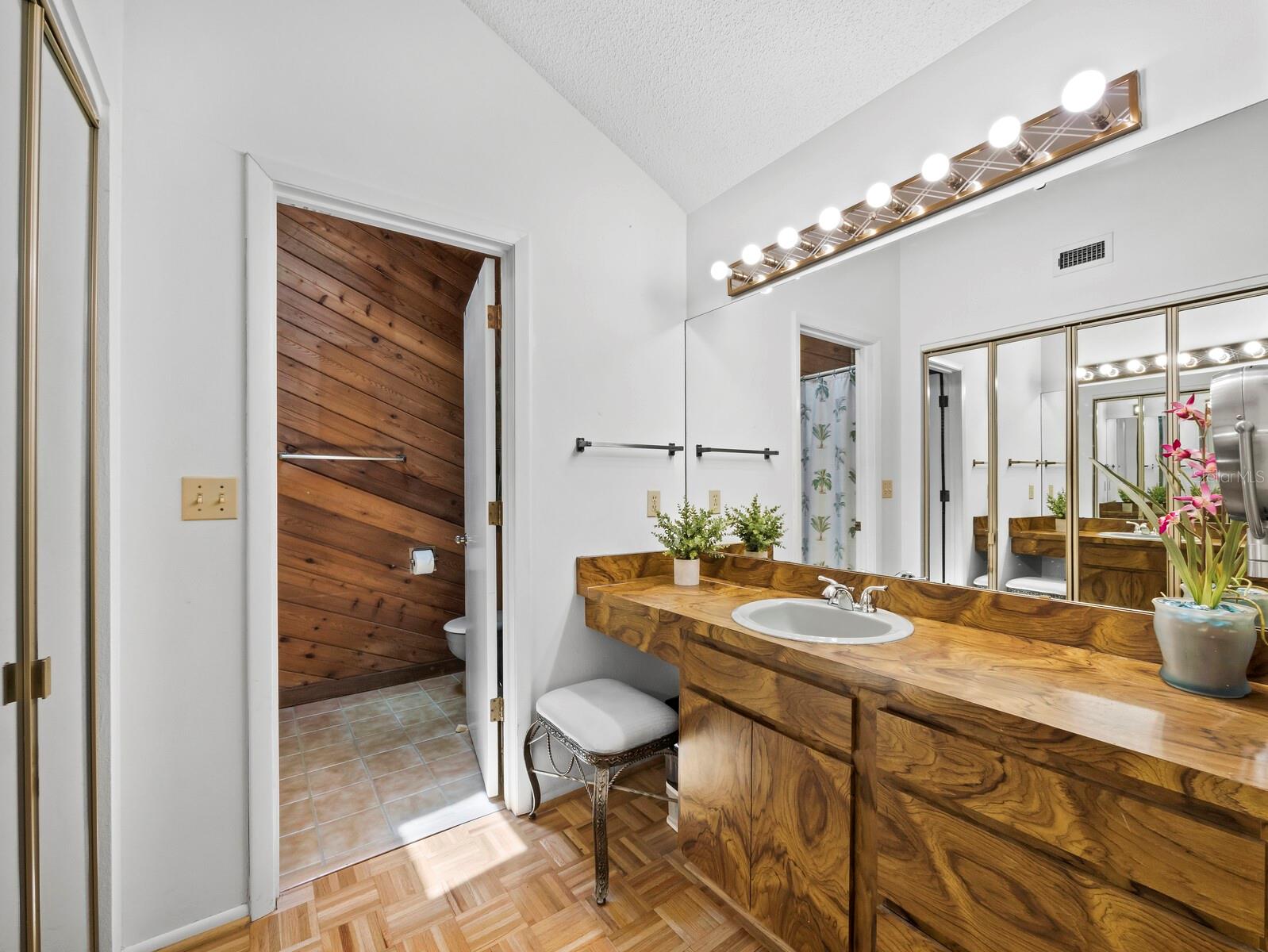 4114 Roberts Point, Sarasota, FL 34242