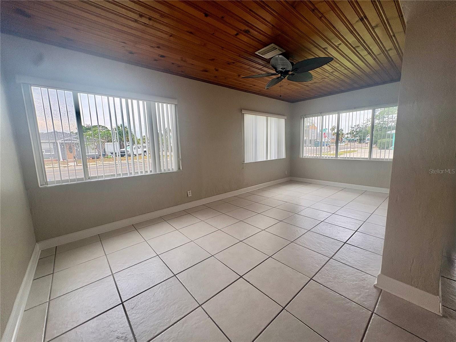 360 72nd, St Petersburg, FL 33706