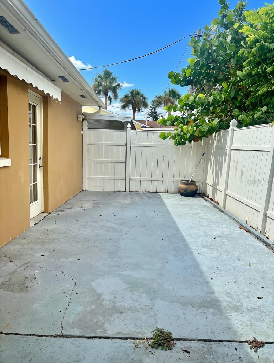 360 72nd, St Petersburg, FL 33706