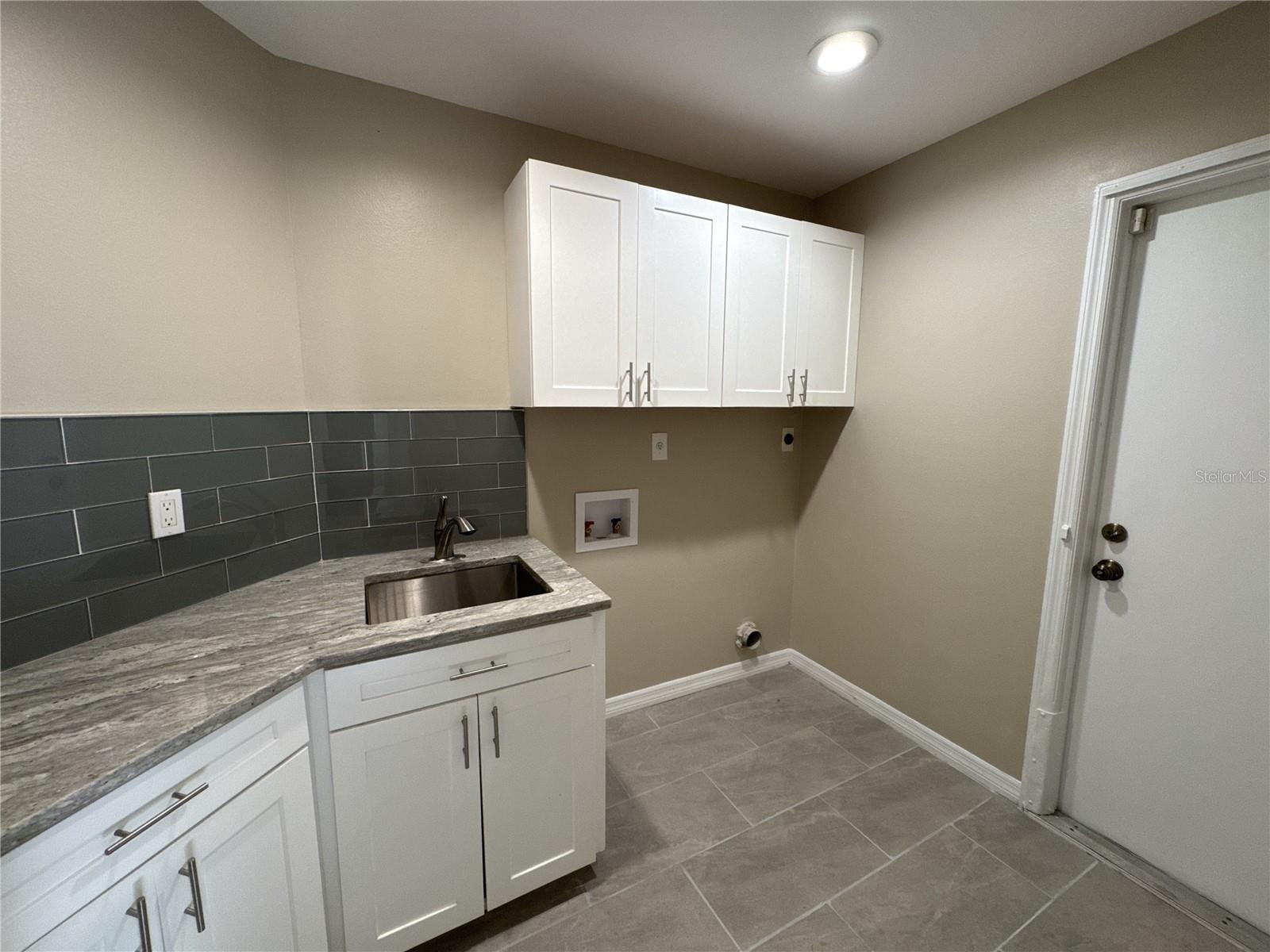 3174 57th Avenue, Bradenton, FL 34203