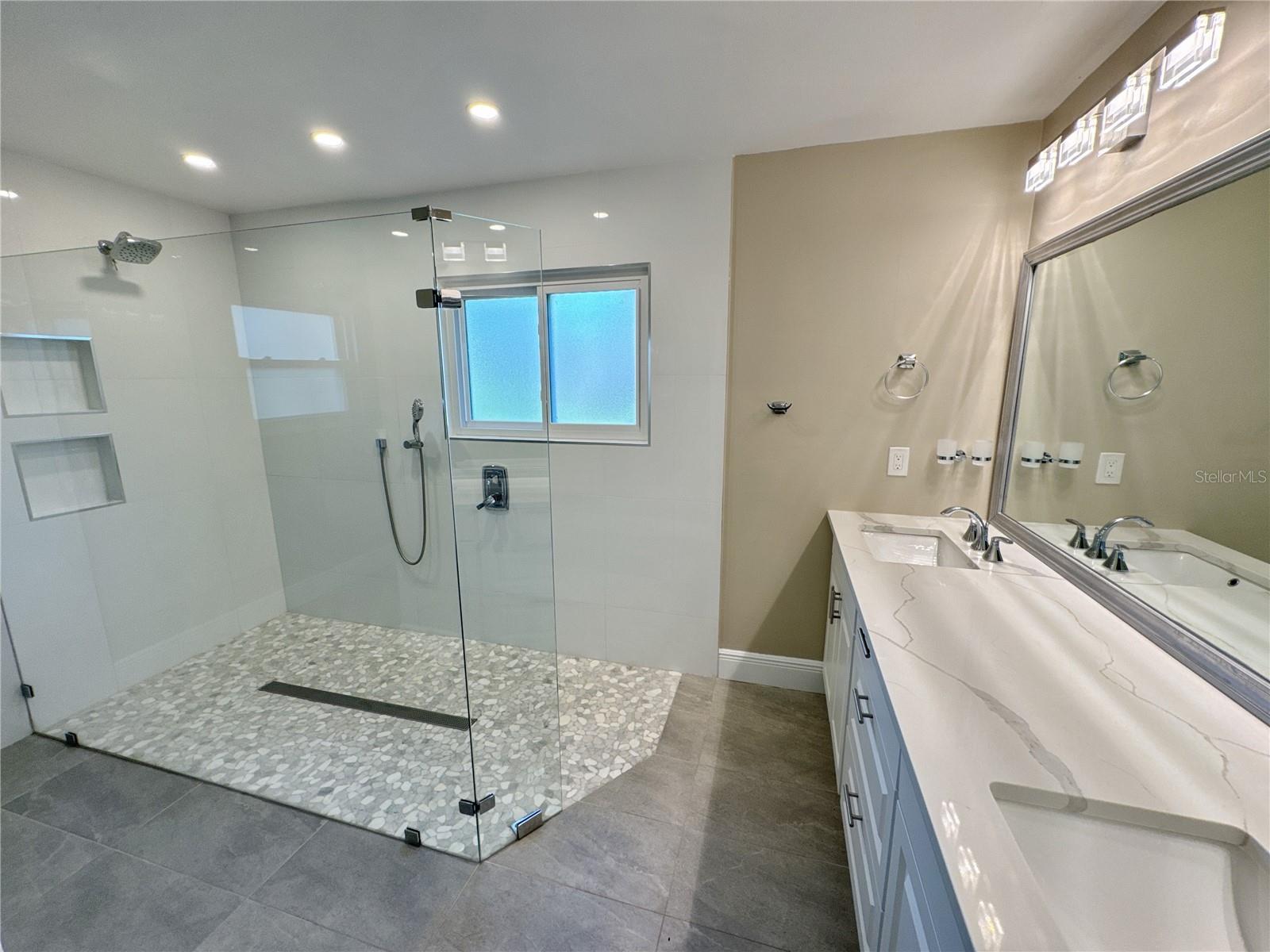 3174 57th Avenue, Bradenton, FL 34203