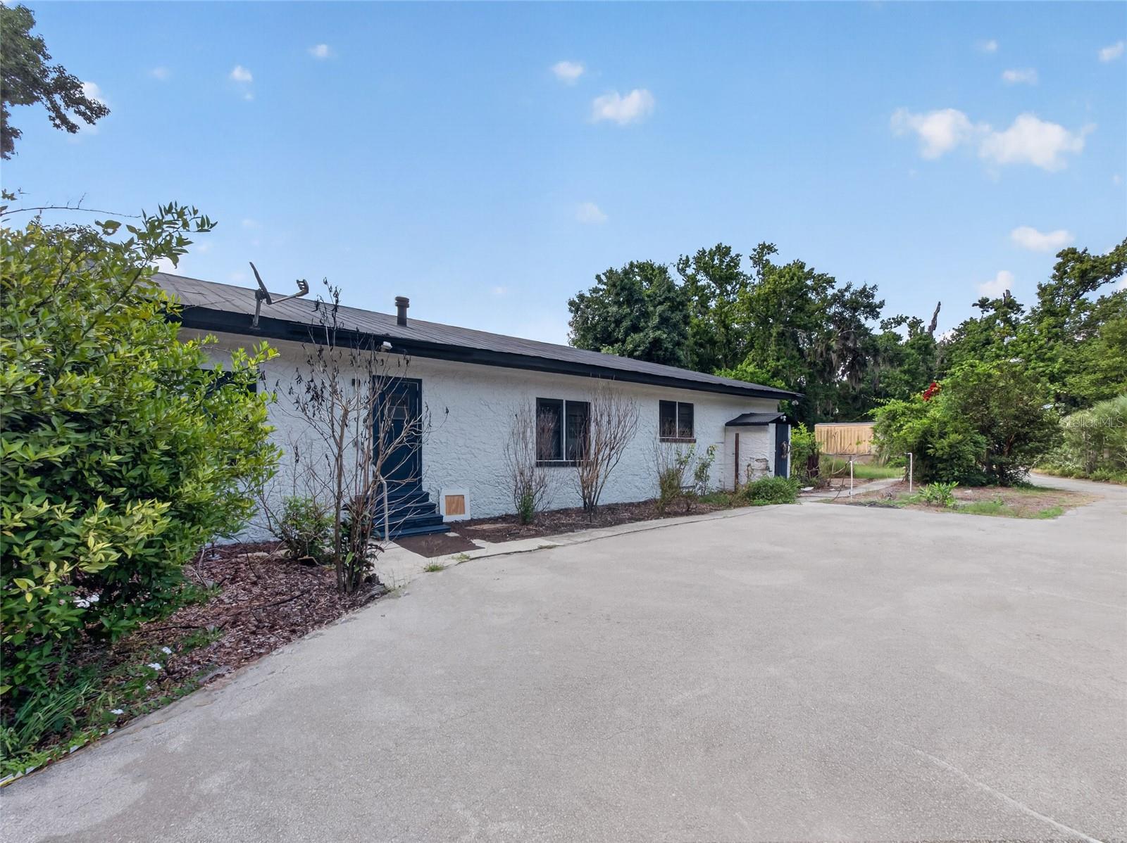 14820 County Road 48, Astatula, FL 34705