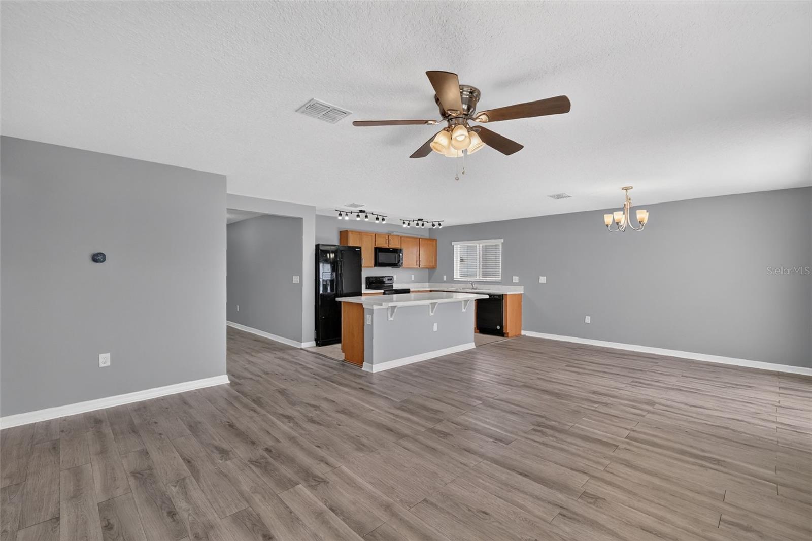 2465 Begonia, Mascotte, FL 34753