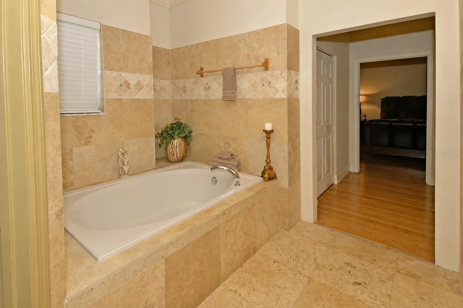 3517 Haines, St Petersburg, FL 33704