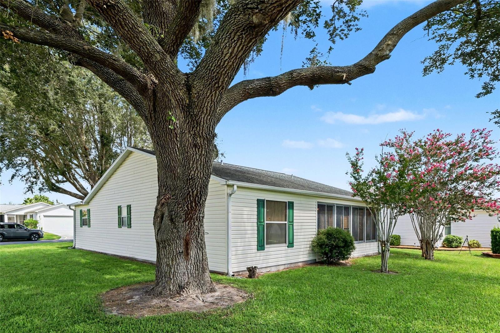 1501 Las Pacos, The Villages, FL 32162