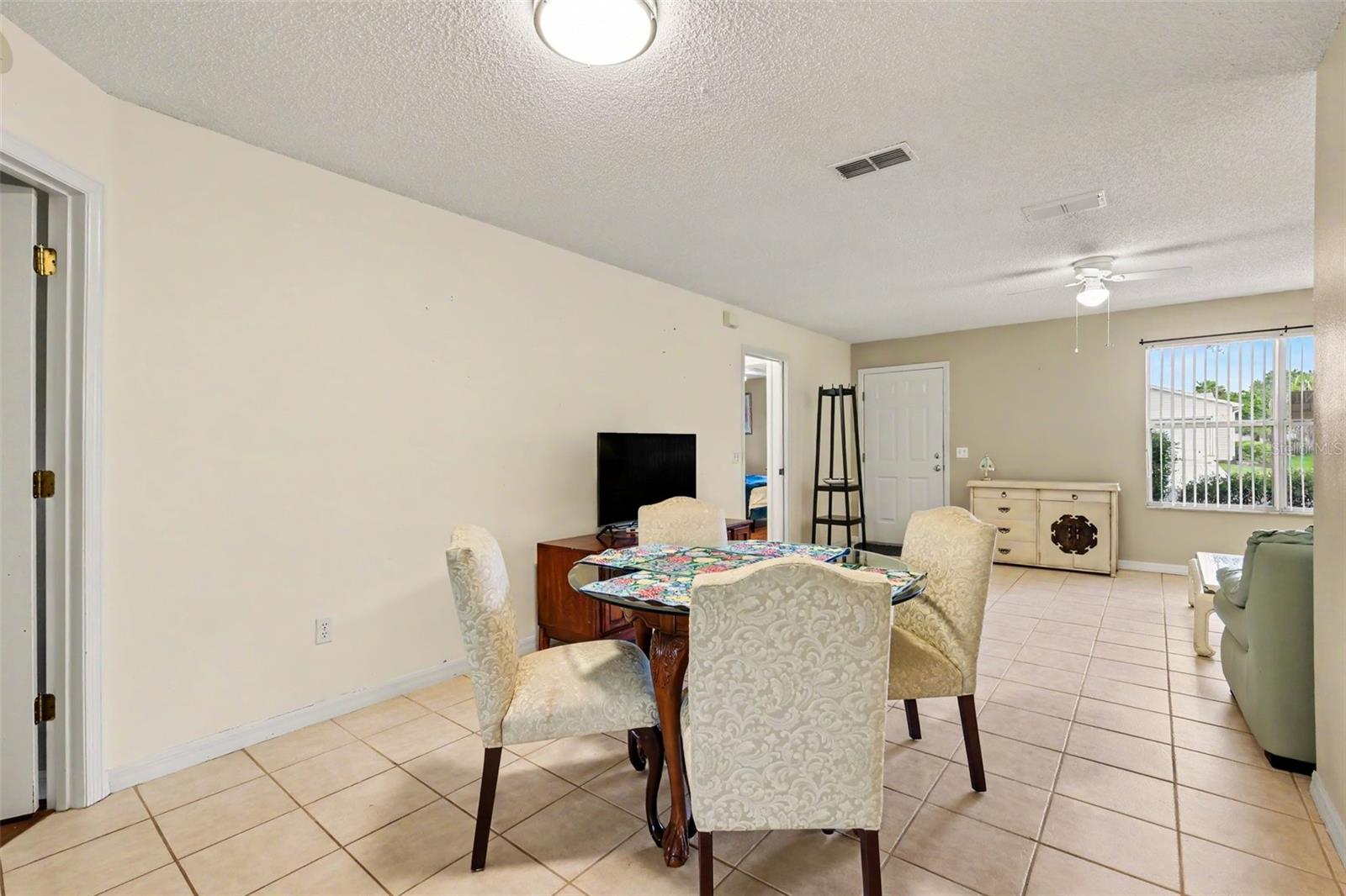 1501 Las Pacos, The Villages, FL 32162