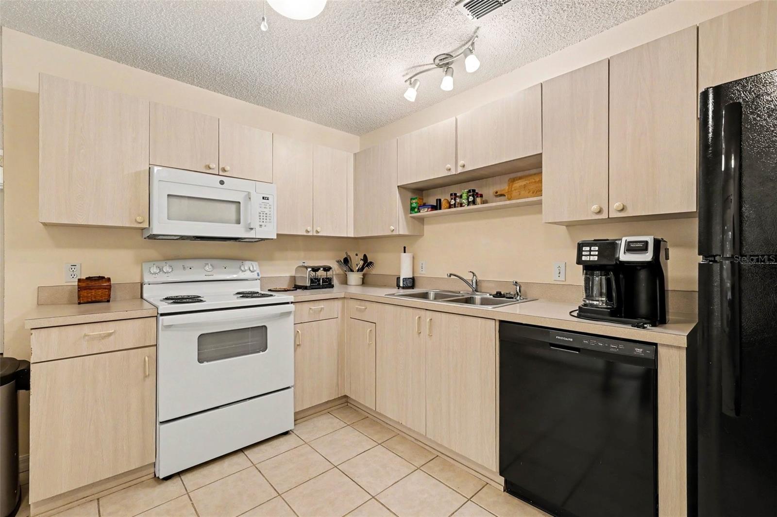 1501 Las Pacos, The Villages, FL 32162
