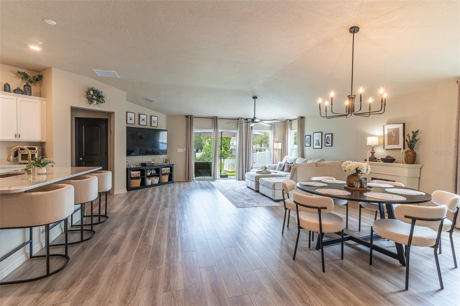 615 Valri Park, Valrico, FL 33594