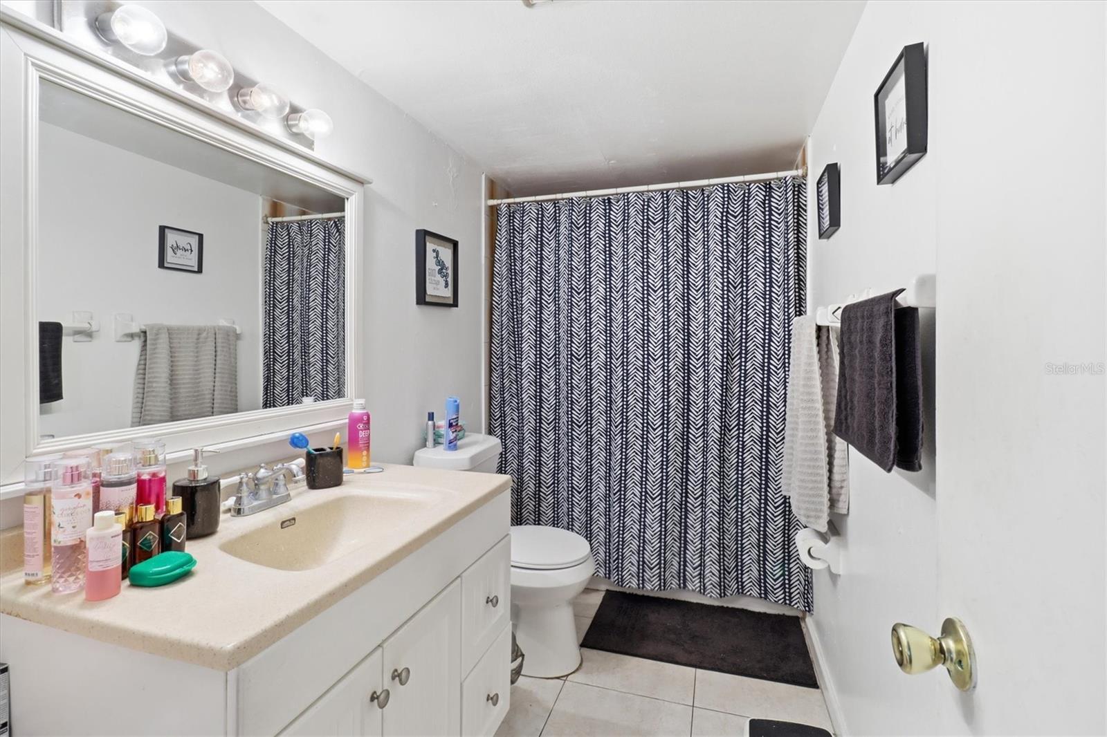 931 W Oak Ridge Unit B, Orlando, FL 32809