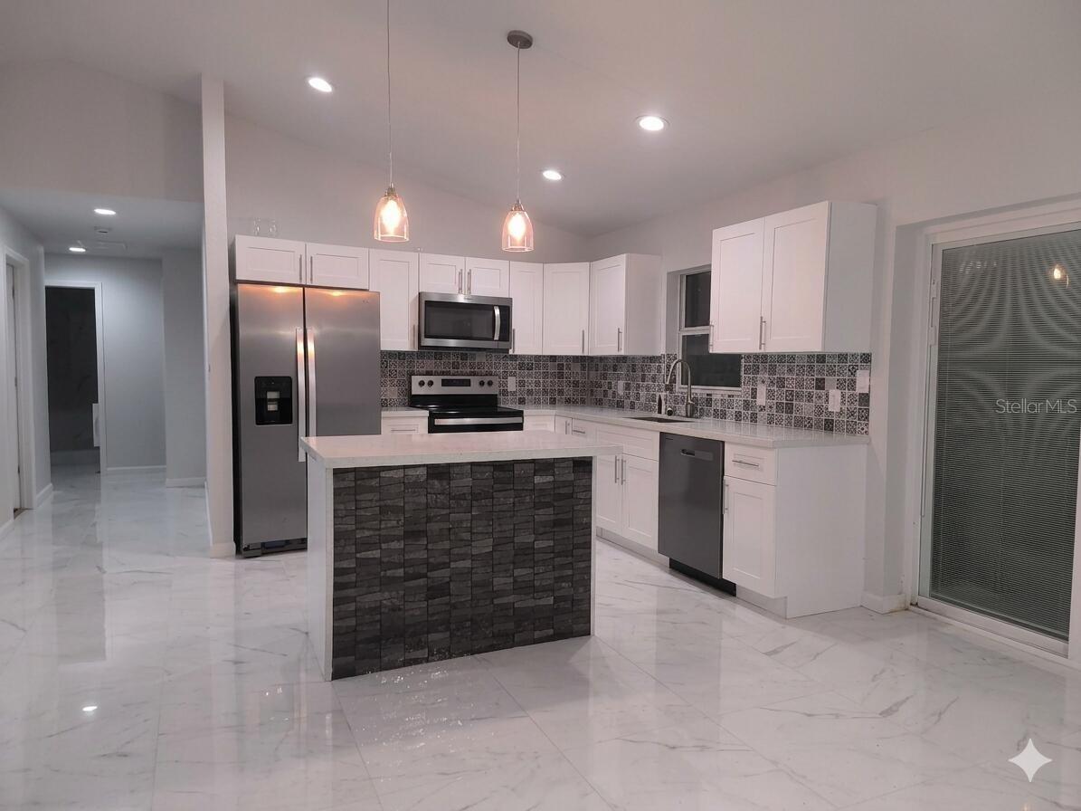 5609 Lakewood, Sebring, FL 33875