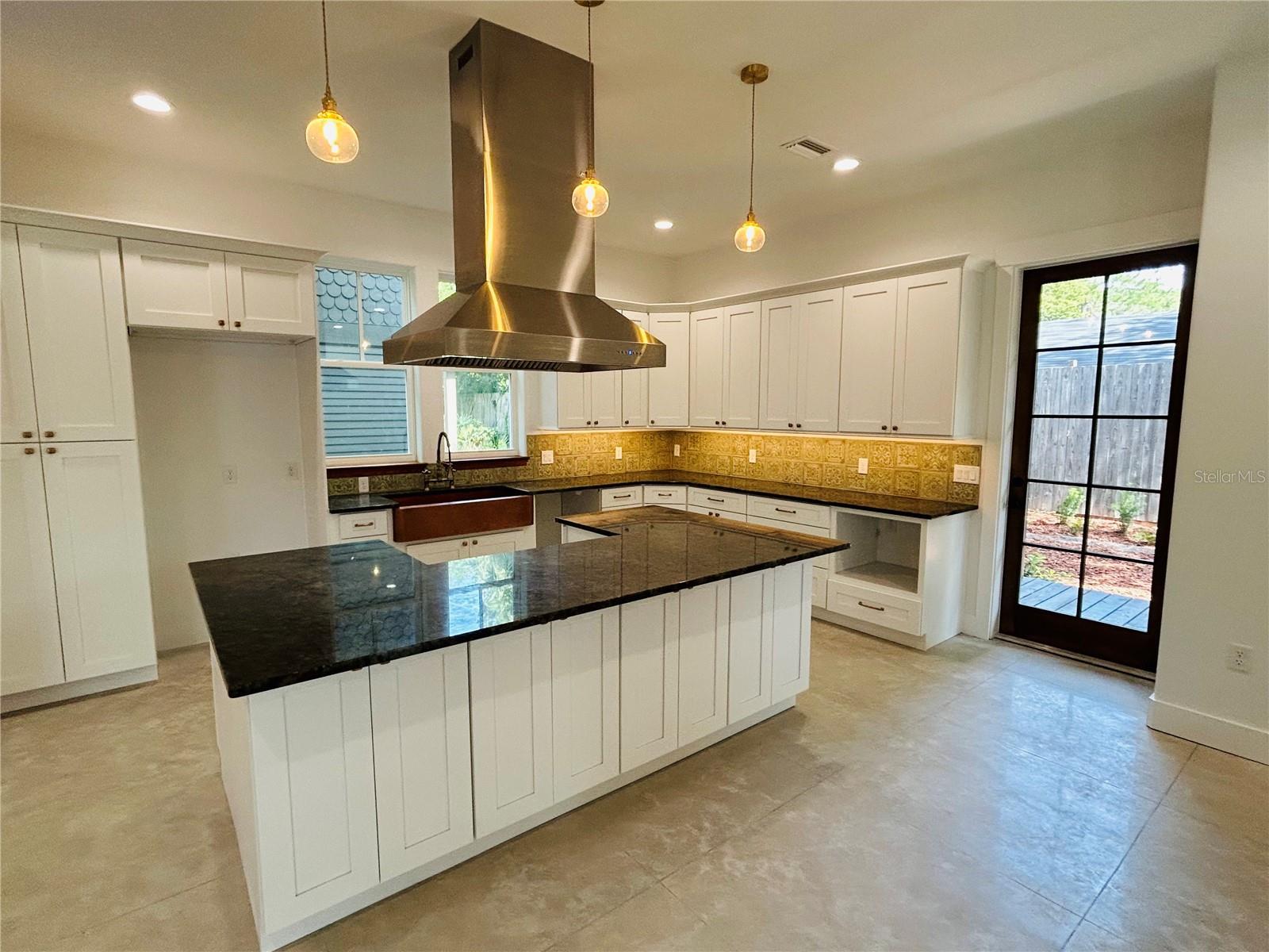296 12th, Gainesville, FL 32601