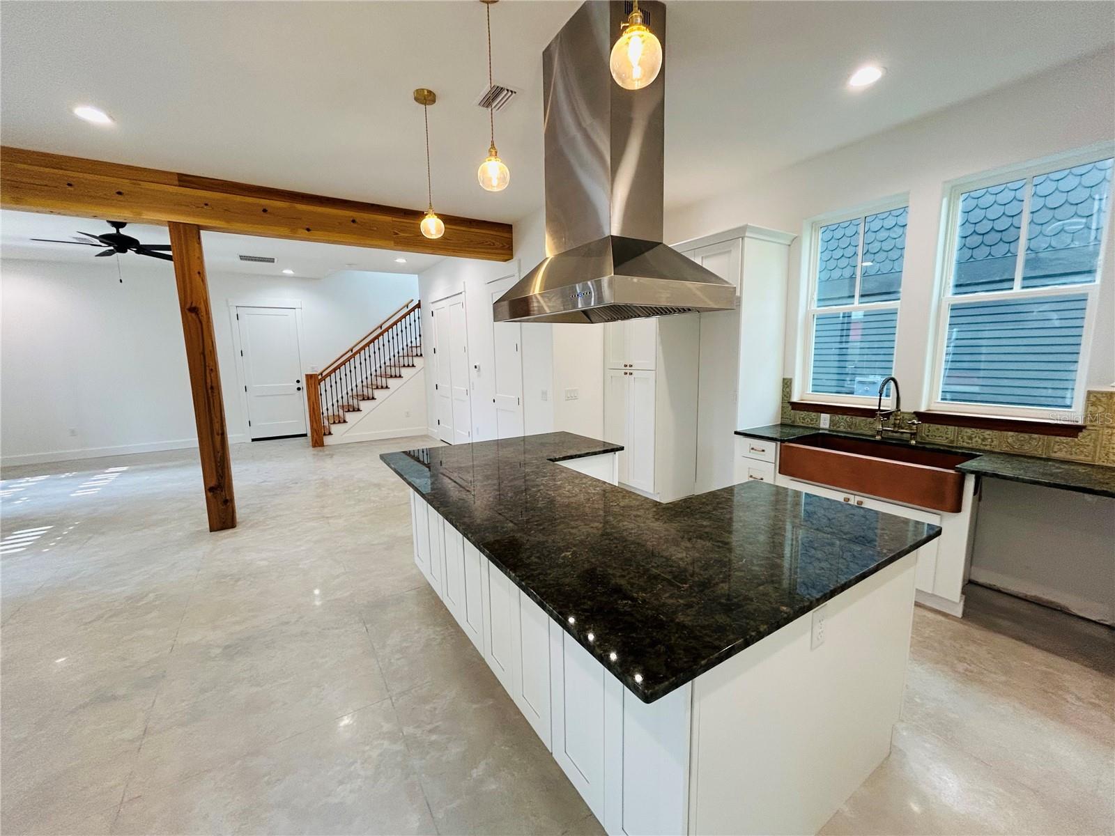 296 12th, Gainesville, FL 32601