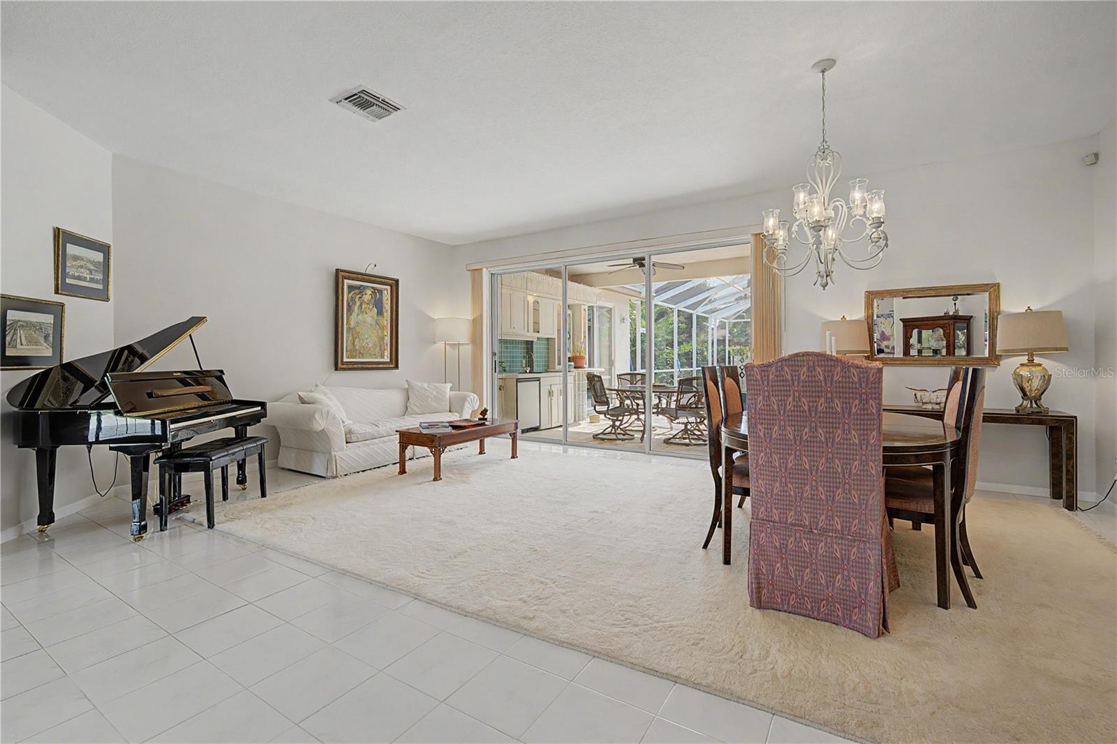 2093 Swan, Palm Harbor, FL 34683