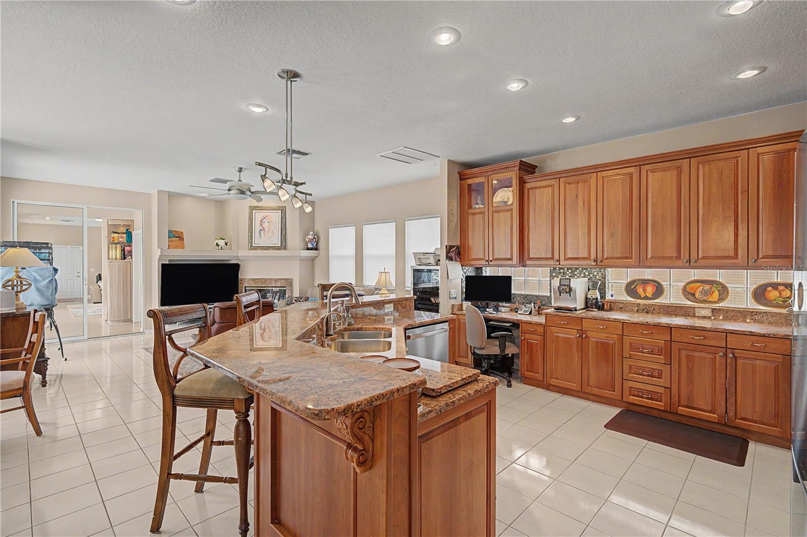 2093 Swan, Palm Harbor, FL 34683
