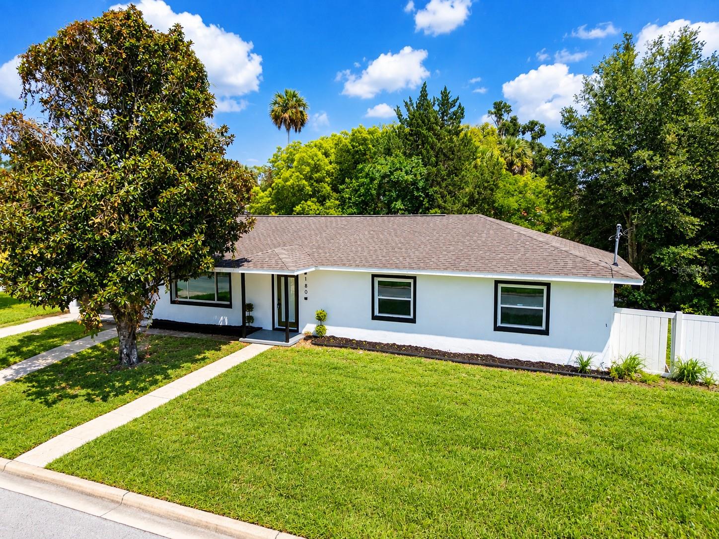 180 Kentucky, Umatilla, FL 32784