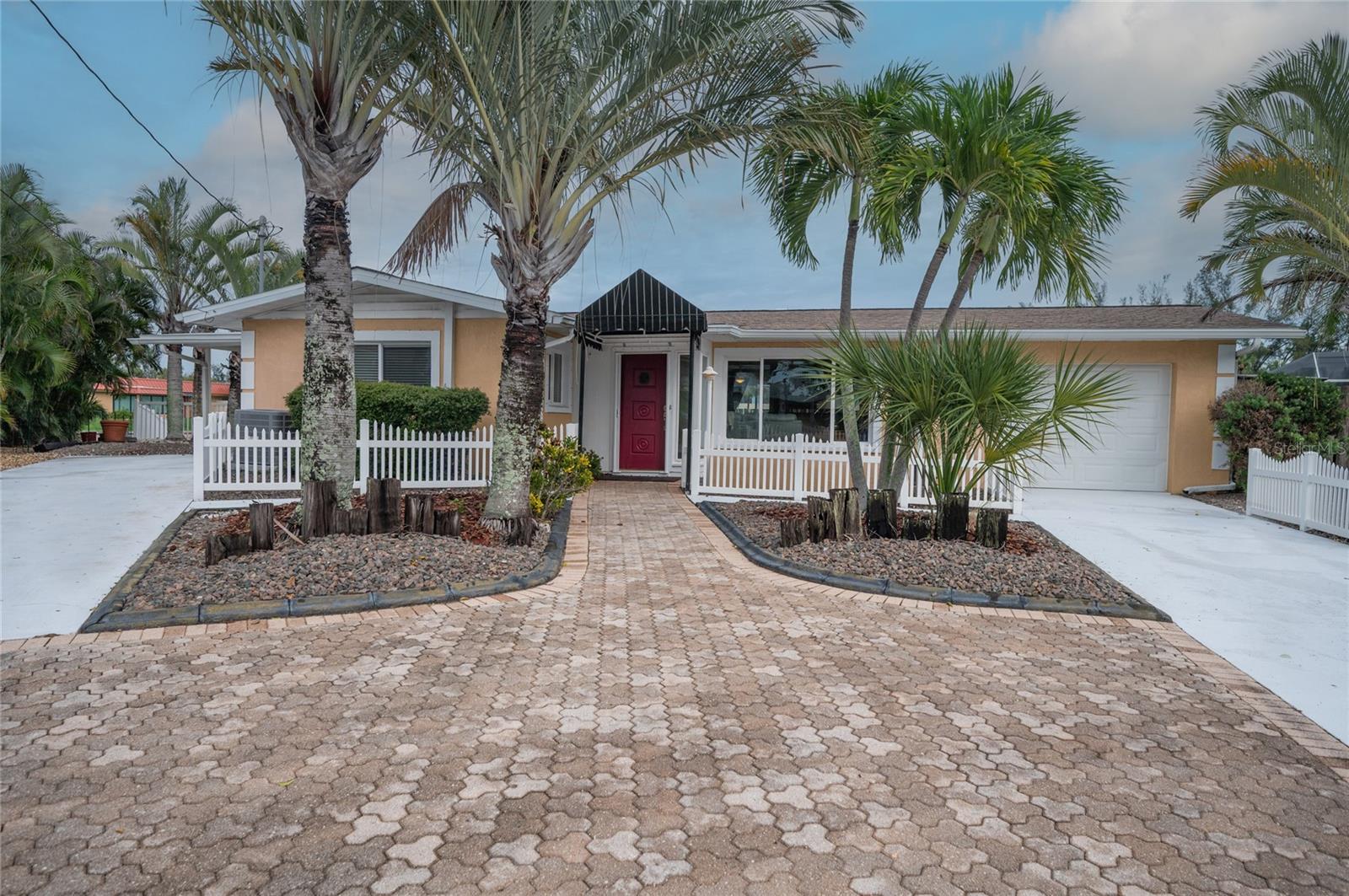 4223 Royal Palm, Bradenton, FL 34210