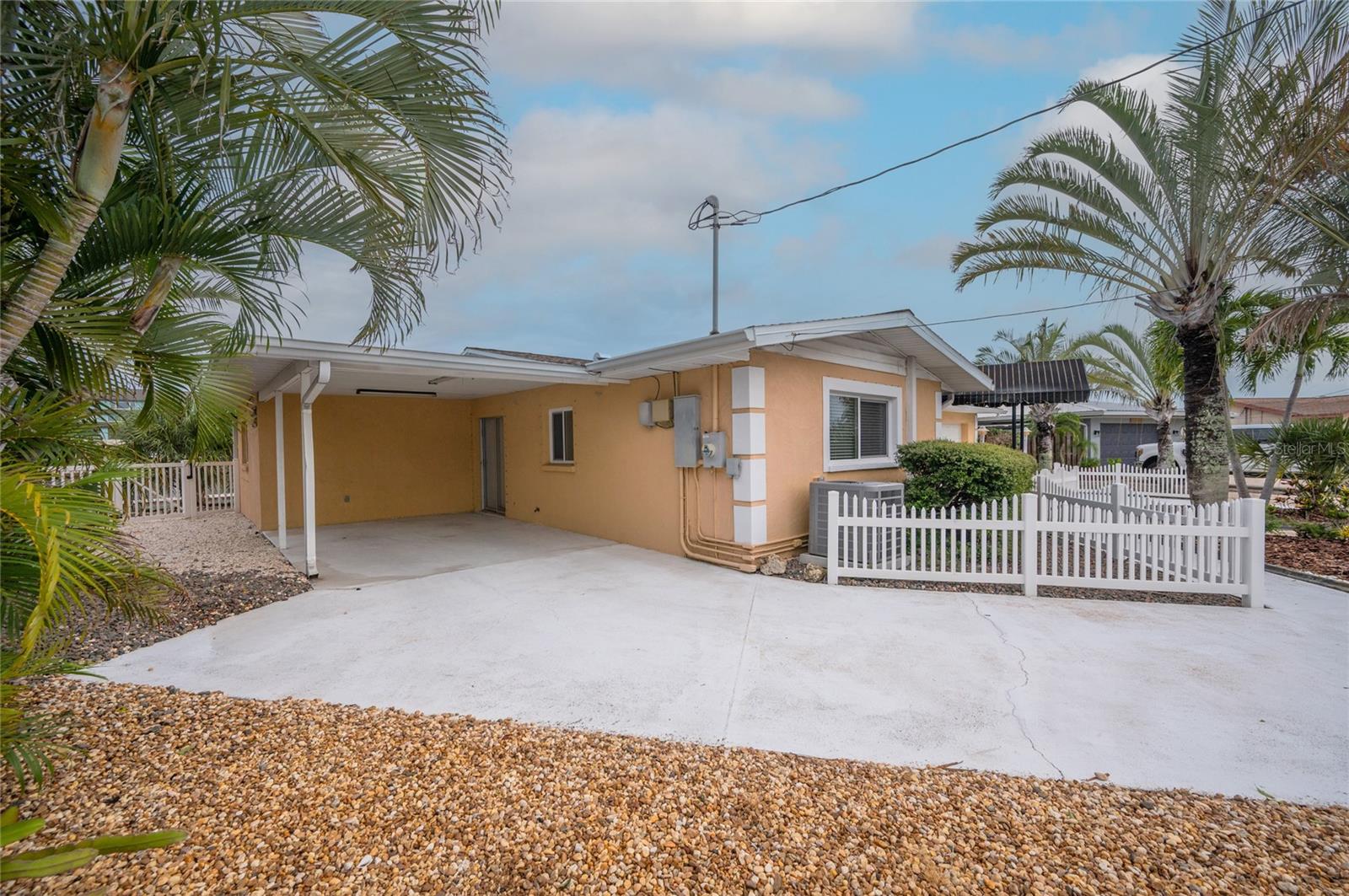 4223 Royal Palm, Bradenton, FL 34210