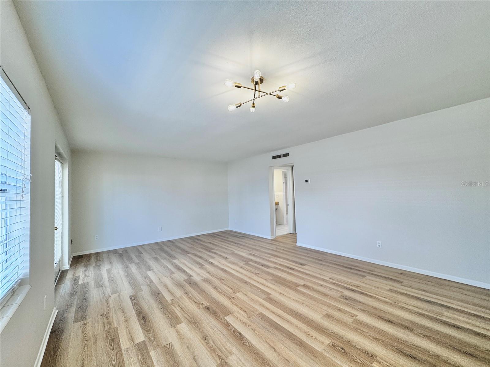 1000 Semoran Unit 305, Winter Park, FL 32792