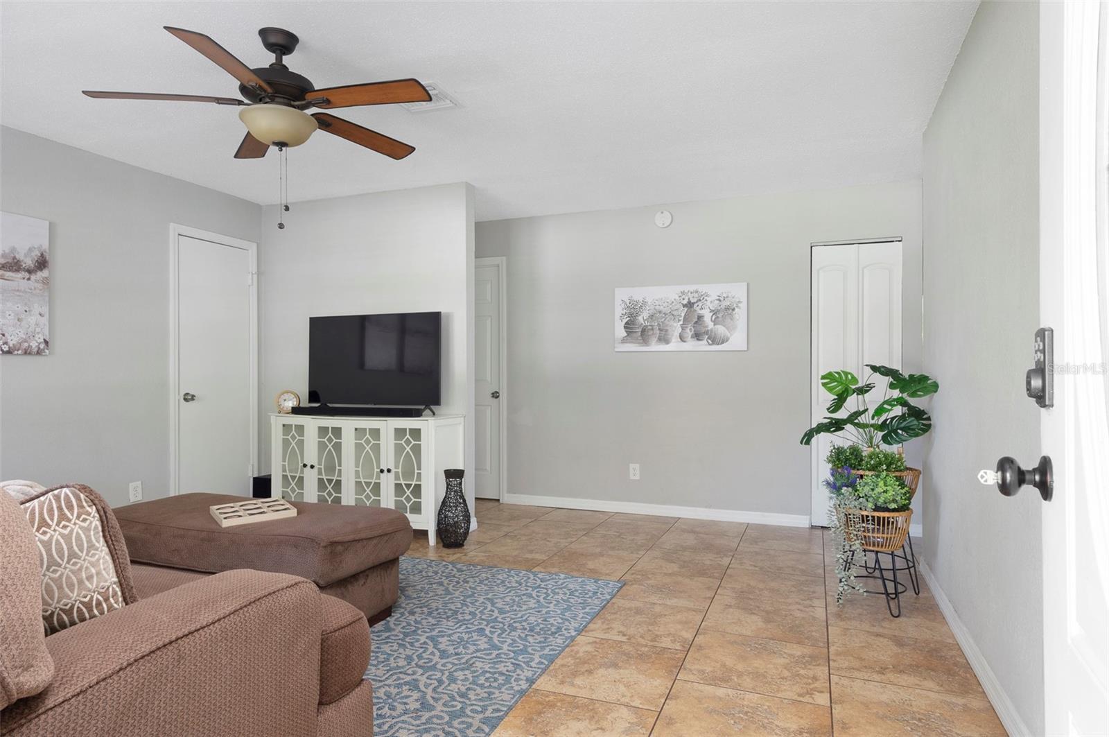 1744 26th, St Petersburg, FL 33713