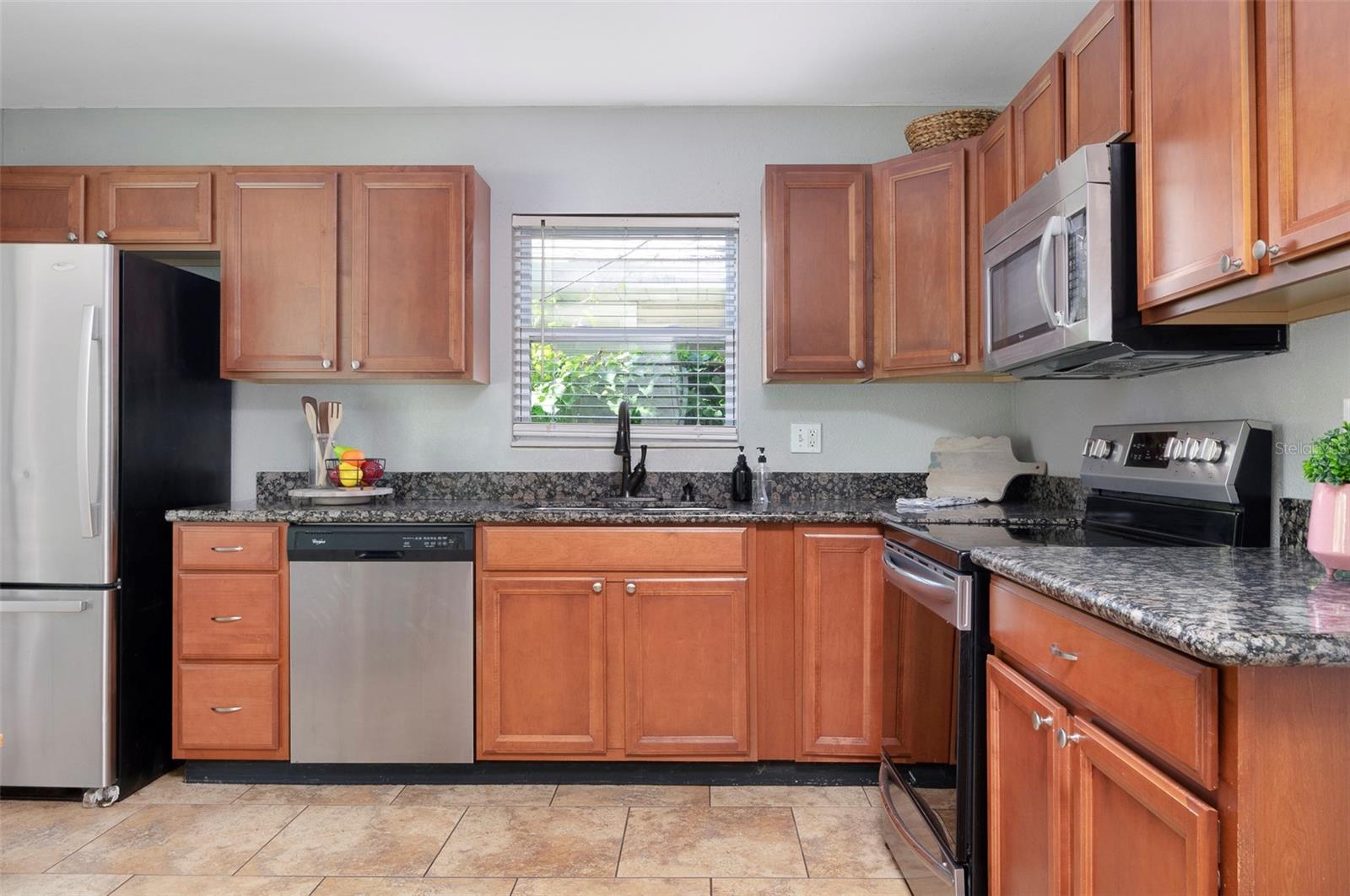 1744 26th, St Petersburg, FL 33713