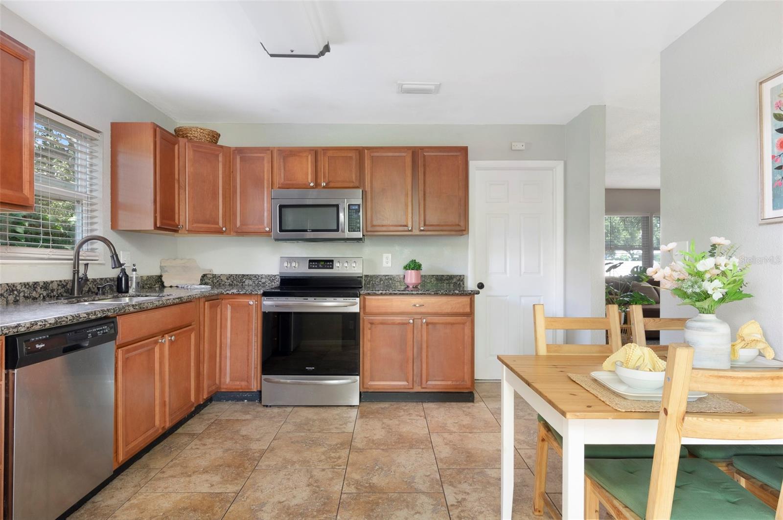 1744 26th, St Petersburg, FL 33713