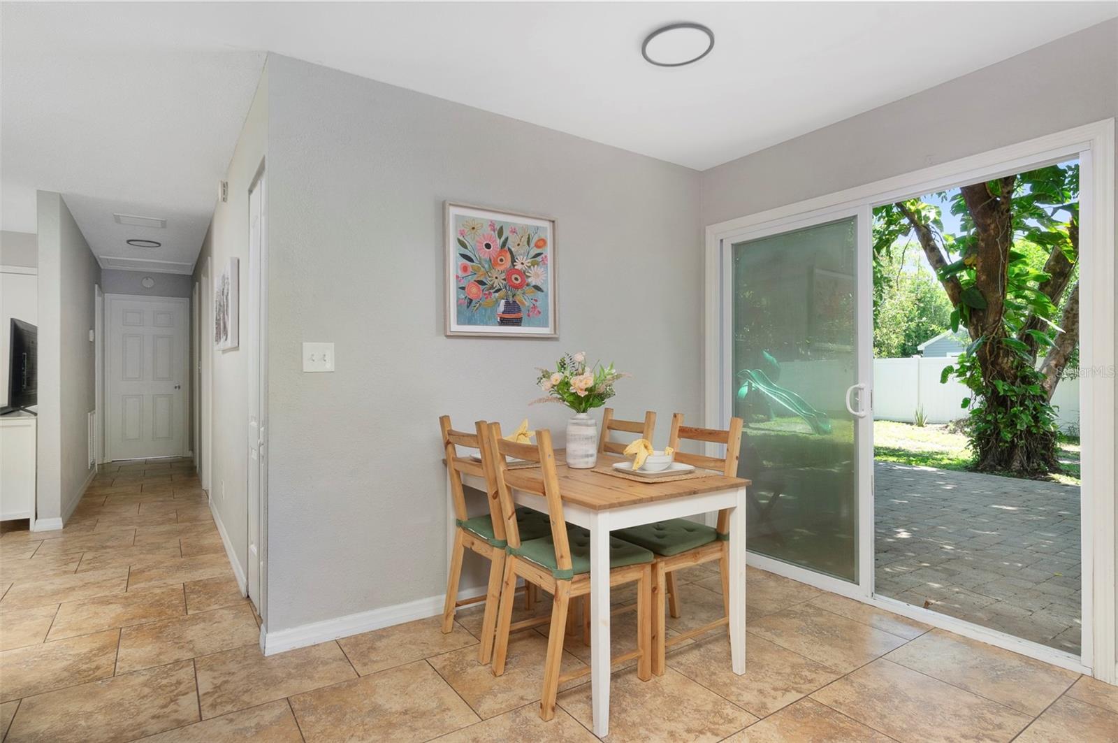 1744 26th, St Petersburg, FL 33713