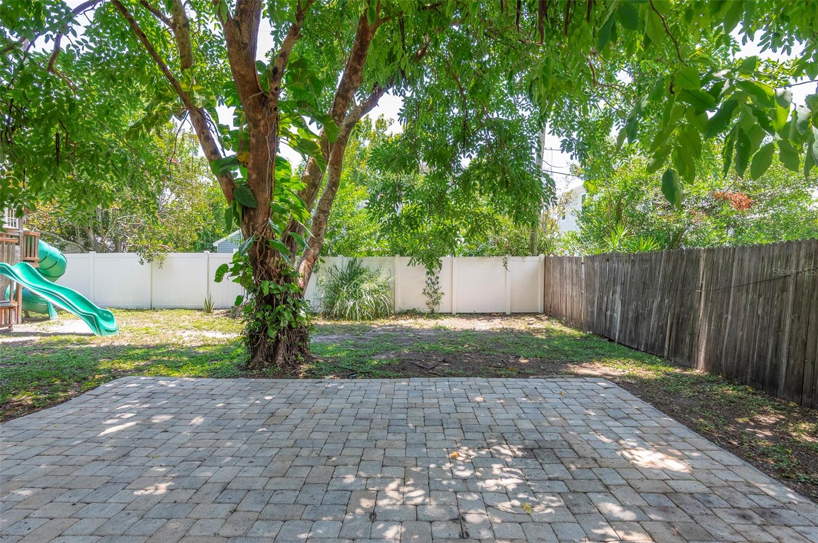 1744 26th, St Petersburg, FL 33713