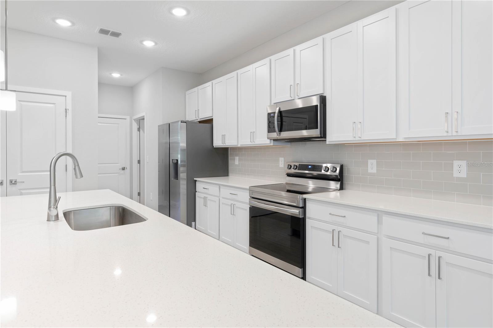 13 34th, Cape Coral, FL 33991