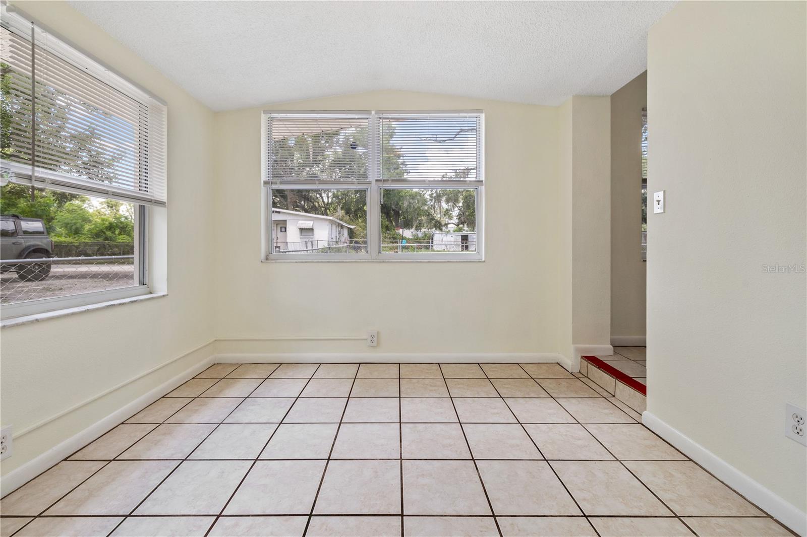 5225 Peach, Seffner, FL 33584