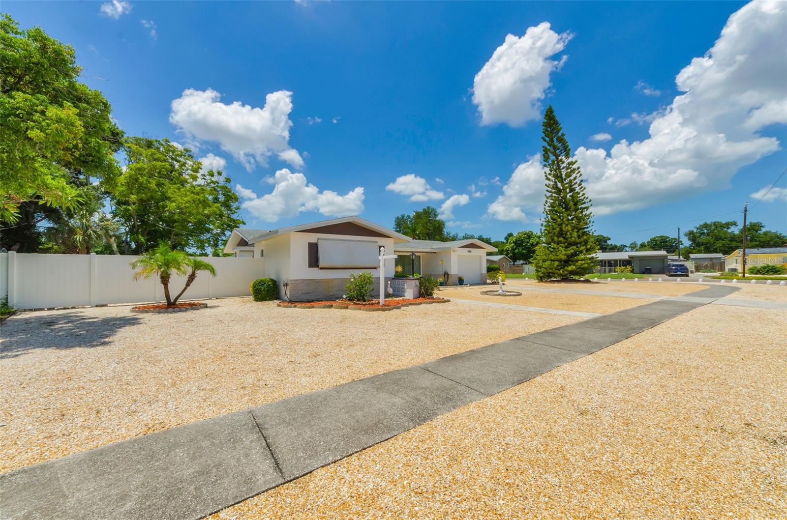 5992 32nd, St Petersburg, FL 33710