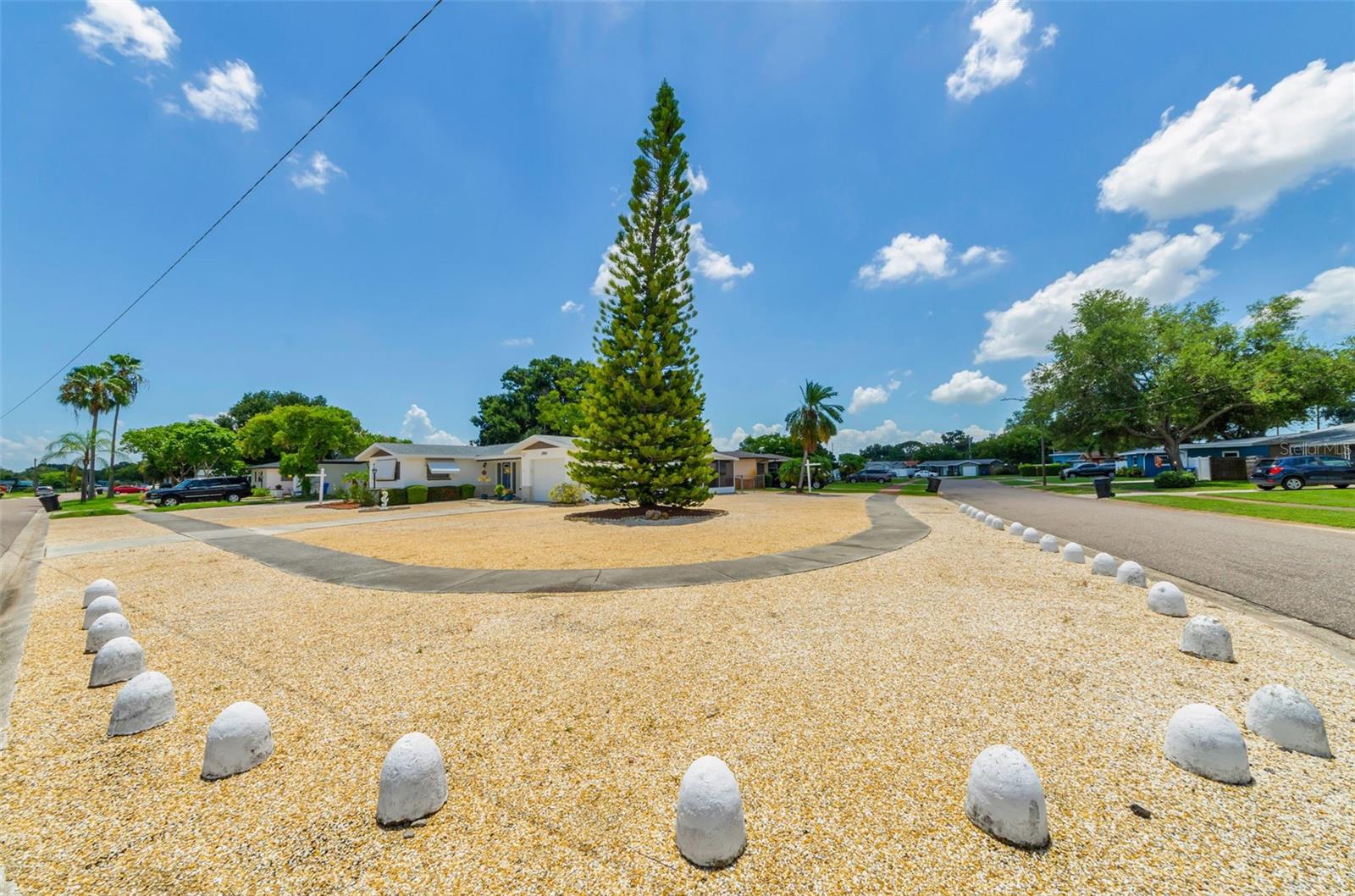 5992 32nd, St Petersburg, FL 33710