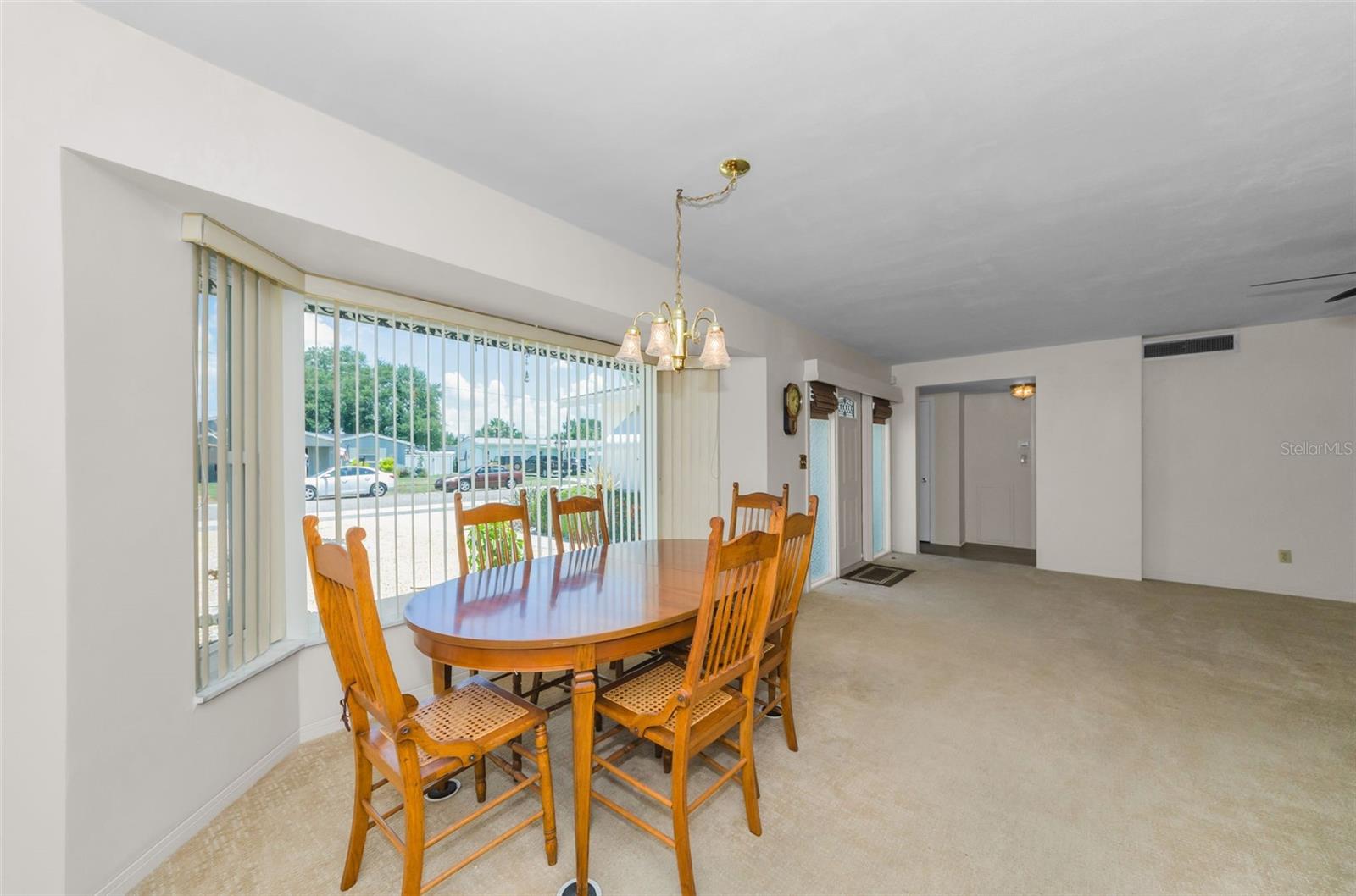 5992 32nd, St Petersburg, FL 33710