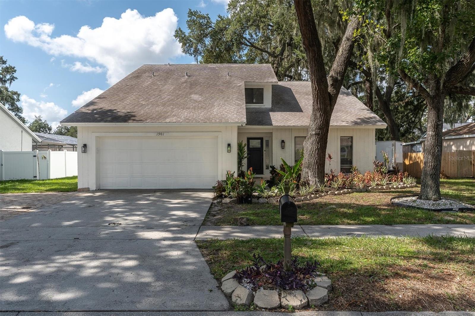 1901 Landside, Valrico, FL 33594