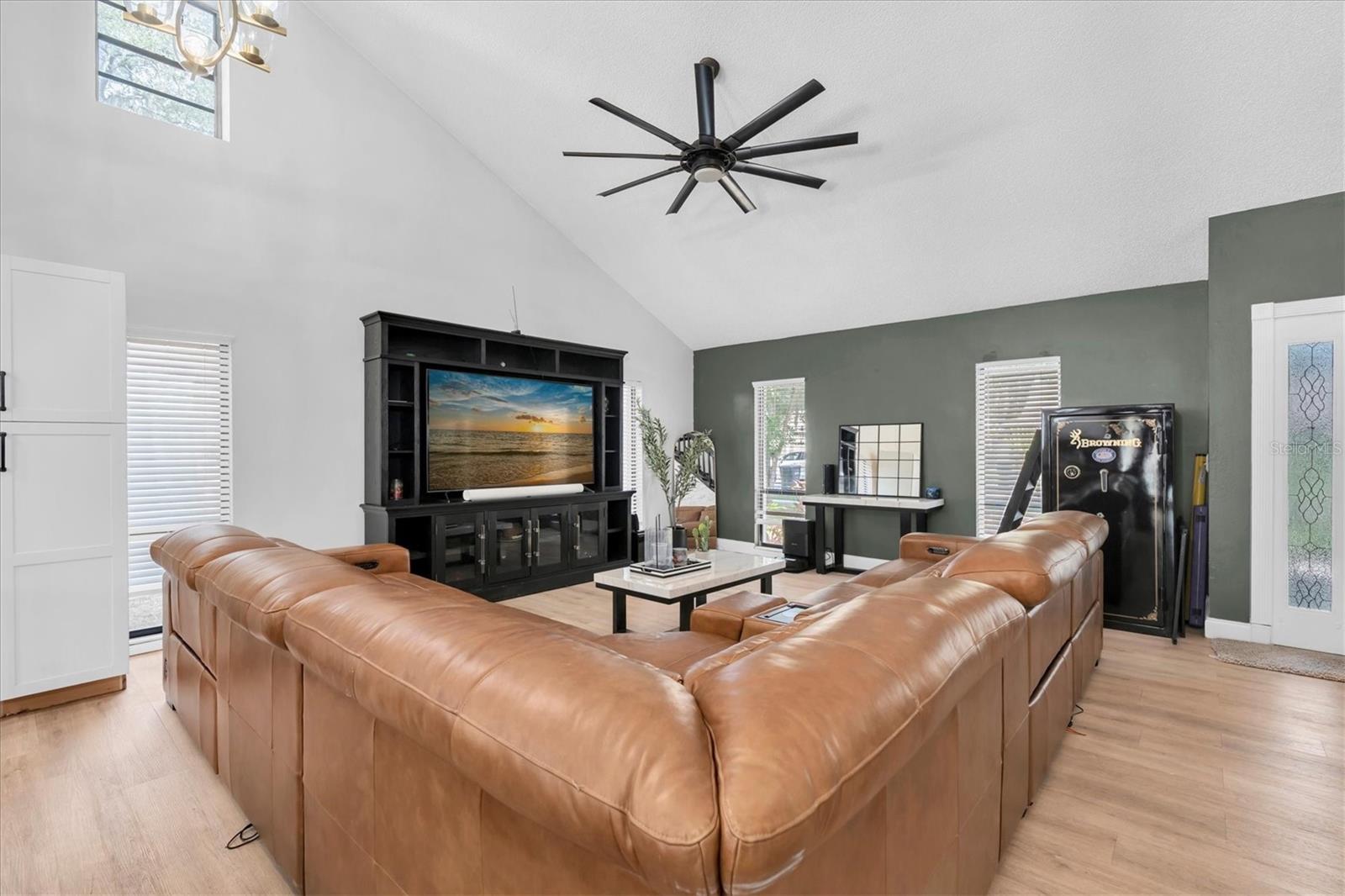 1901 Landside, Valrico, FL 33594
