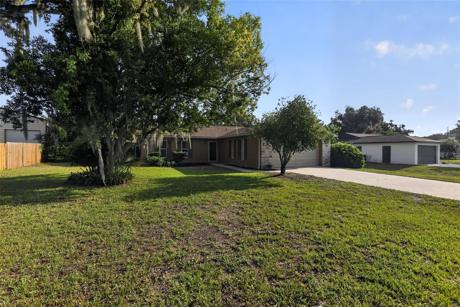 13635 Berkshire, Grand Island, FL 32735
