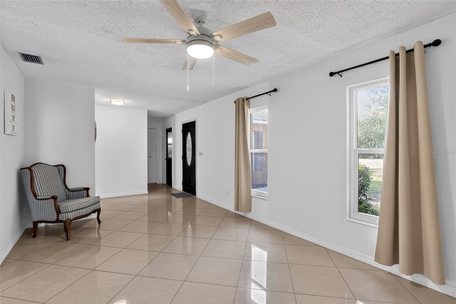 13635 Berkshire, Grand Island, FL 32735