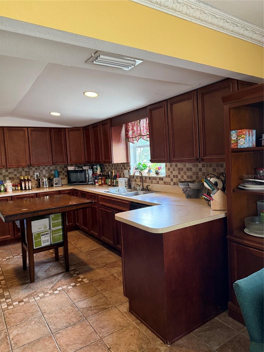 915 Hillside, Winter Haven, FL 33881